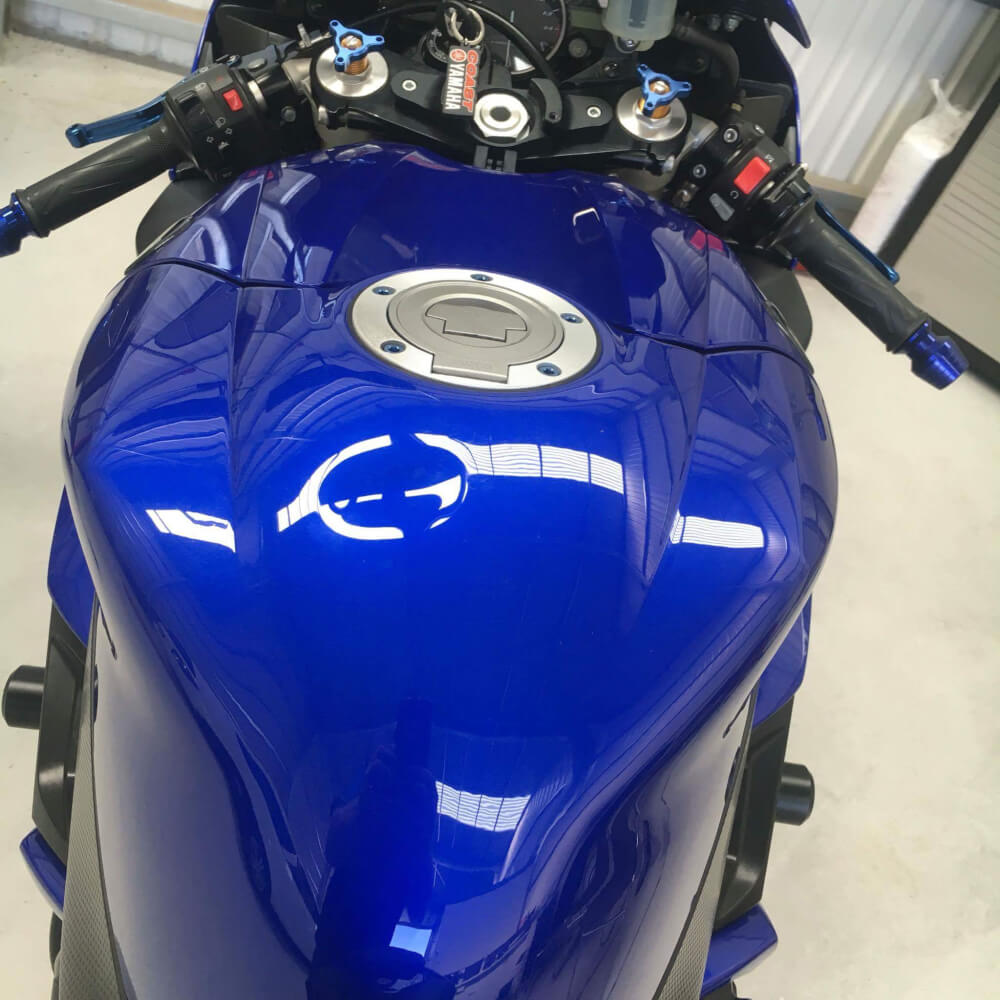 yamaha r1 gas tank